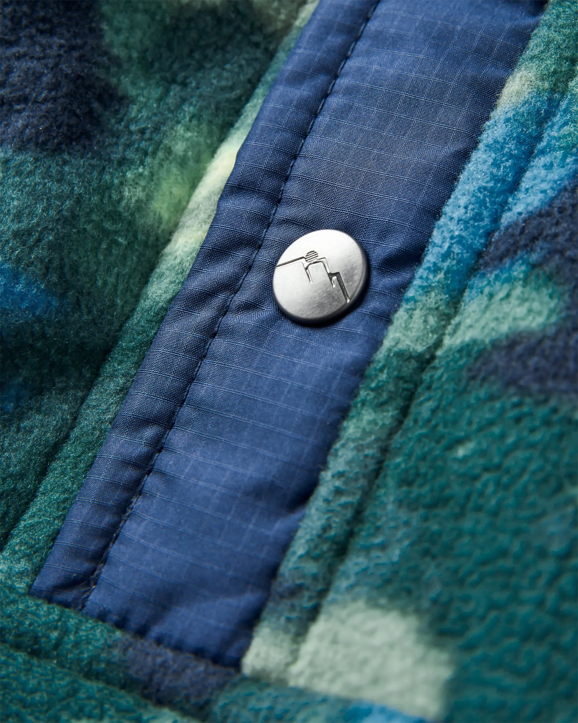 Adrift Polar Fleece - Alpine Camo Rain Forest - Image 7
