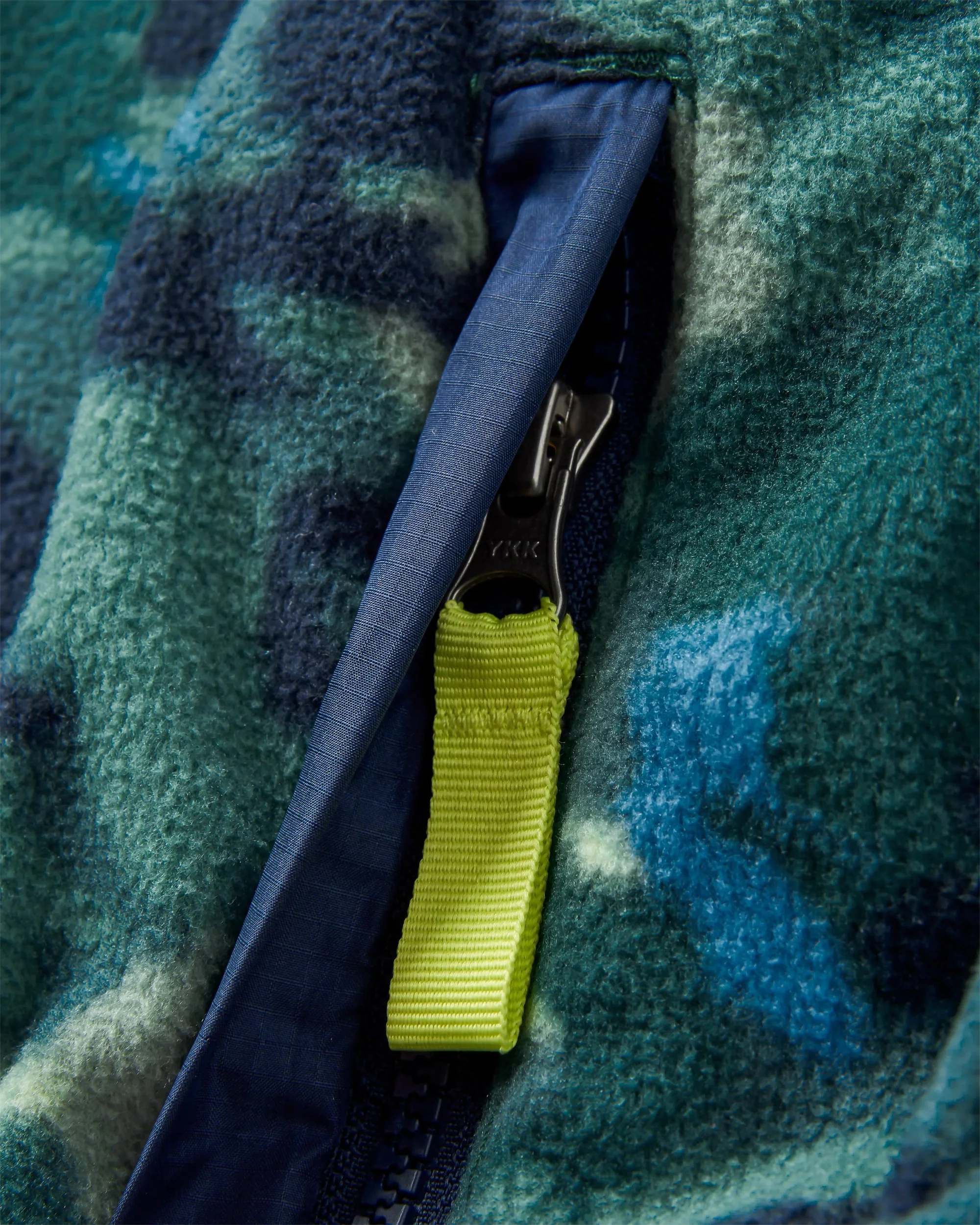 Adrift Polar Fleece - Alpine Camo Rain Forest - Image 9