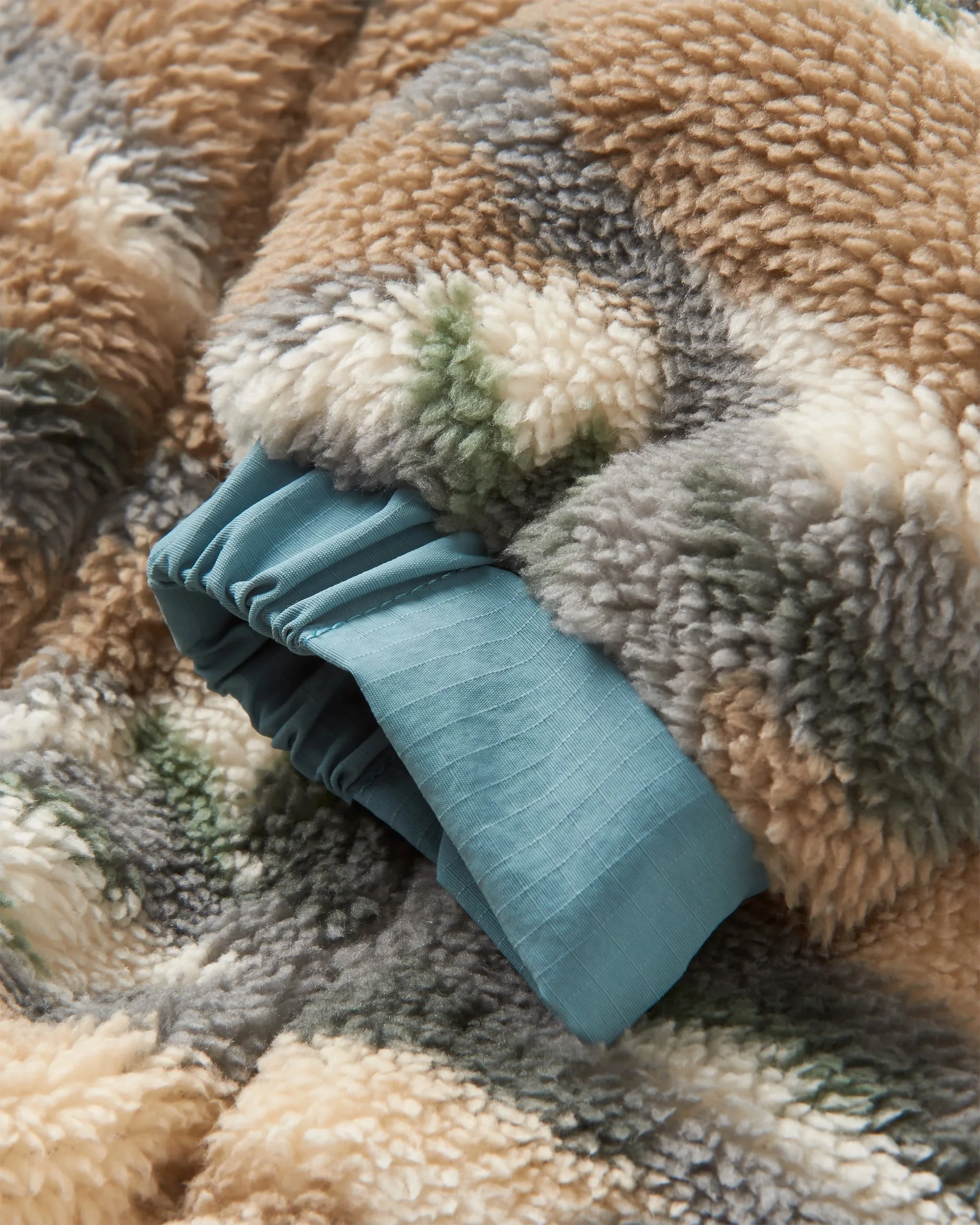 Beaumont Sherpa Hooded Fleece - Mount Scenic Oatmeal - Image 7