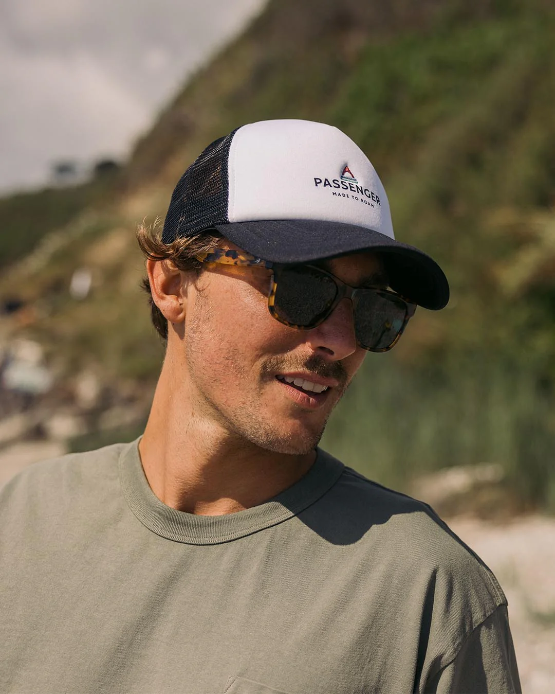 Beechey Snapback Trucker Cap - Black/ White - Image 4