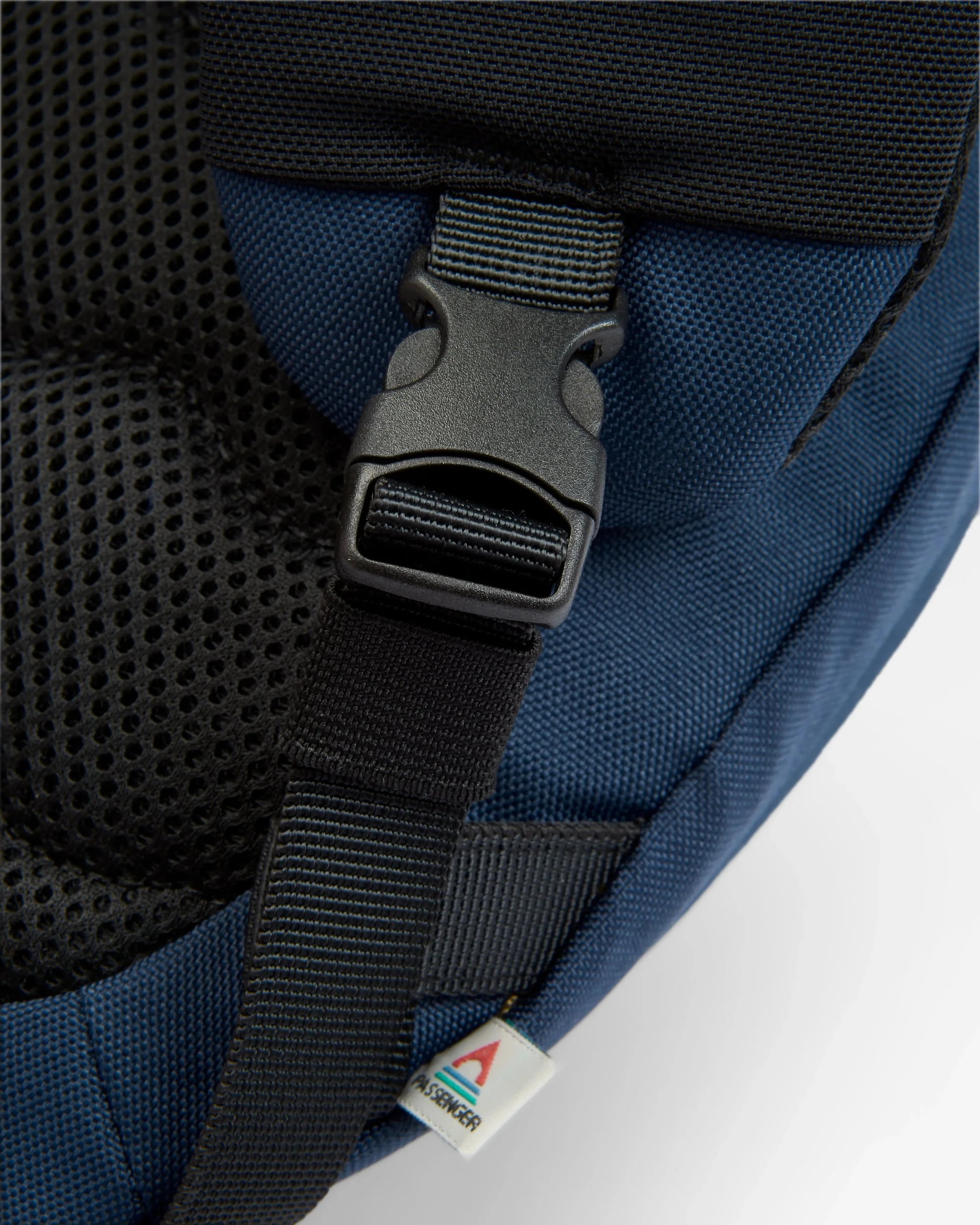 Boondocker Sling 8L - Rich Navy/Surf Spray/Moonlight Blue - Image 10