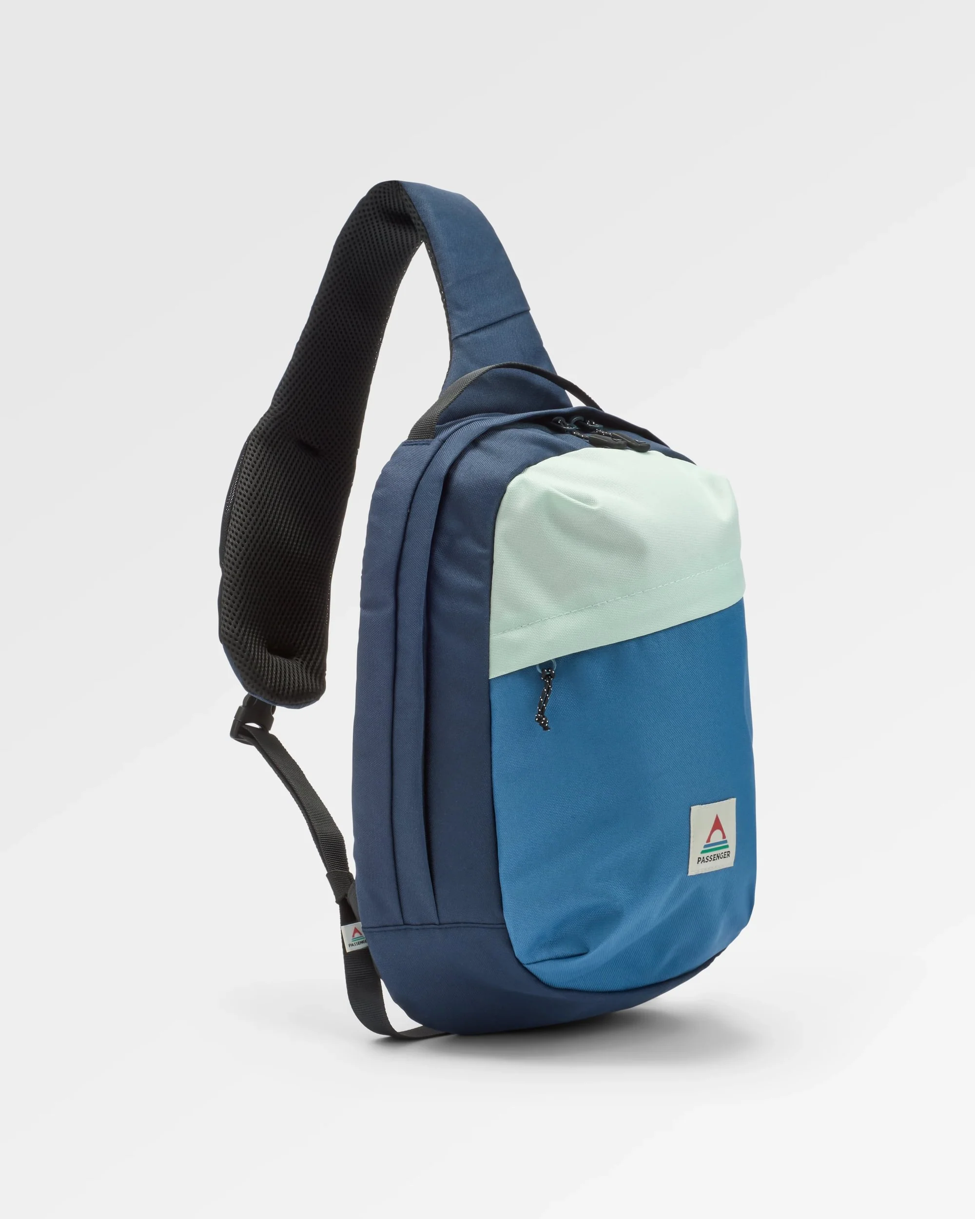 Boondocker Sling 8L - Rich Navy/Surf Spray/Moonlight Blue - Image 4