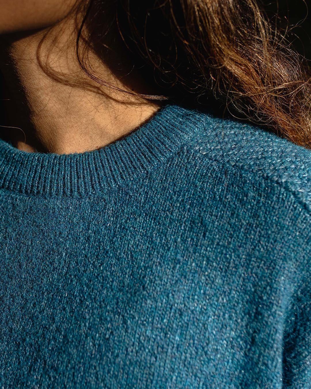 Cove Knitted Jumper - Dark Denim - Image 3