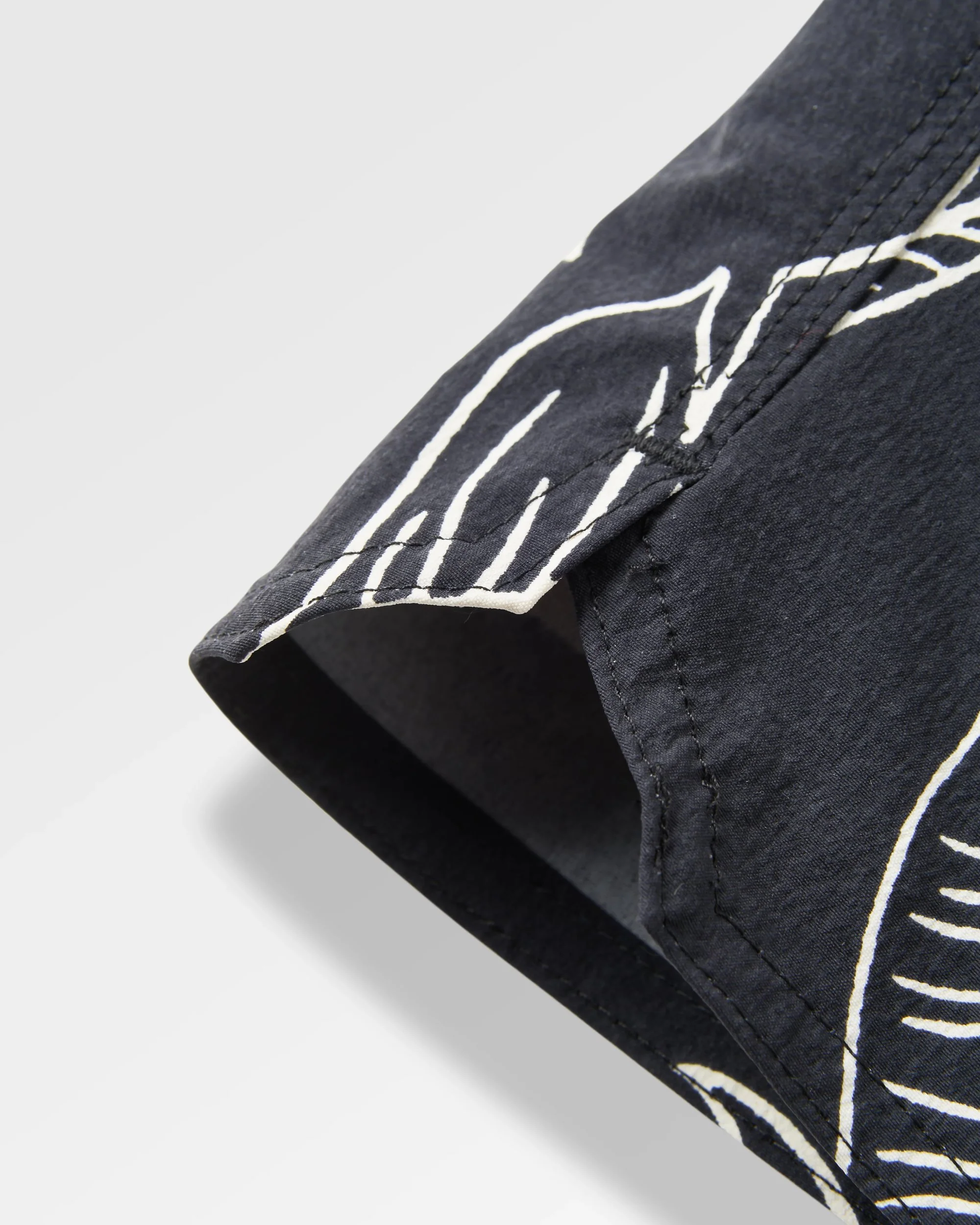 Cruiser NetplusĀ® 21" Boardshort - Palm Faded Black - Image 12