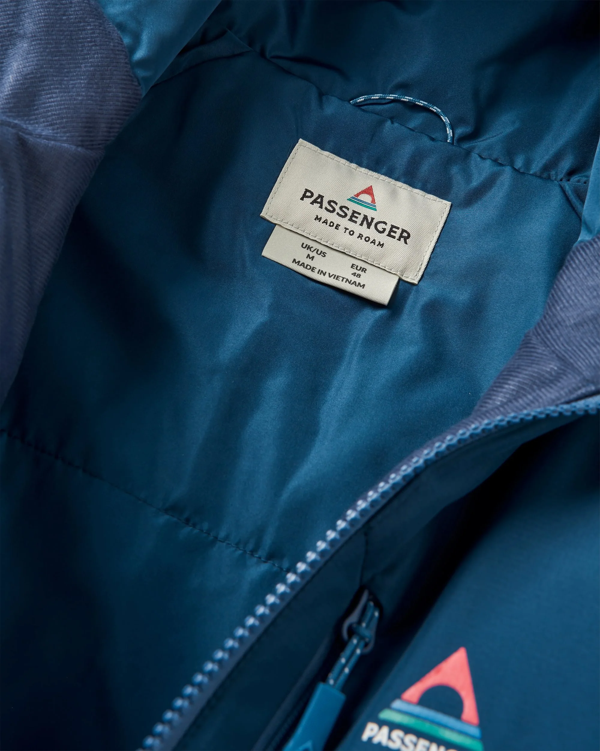 Daybreak Lightweight Thermore® Insulated Jacket - Rich Navy/Dark Denim/Arctic - Image 2