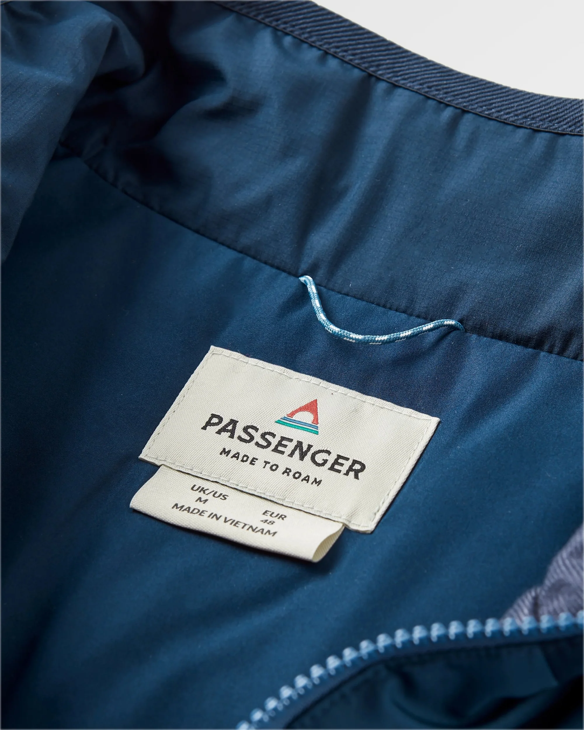 Daybreak Lightweight Thermore® Insulated Gilet - Rich Navy/Dark Denim/Arctic - Image 9