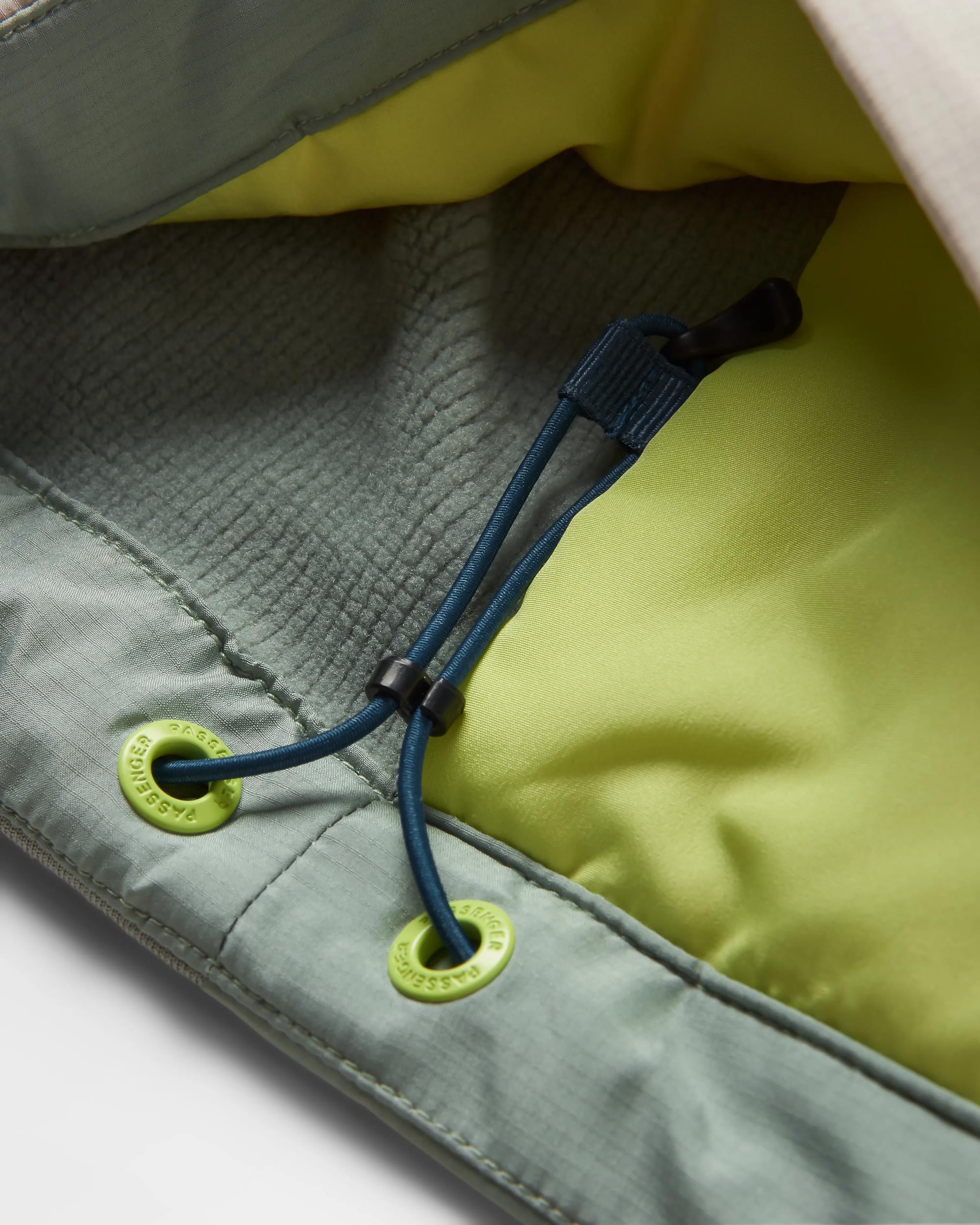 Daybreak Lightweight ThermoreĀ® Insulated Jacket - Pistachio/Blue Steel - Image 7