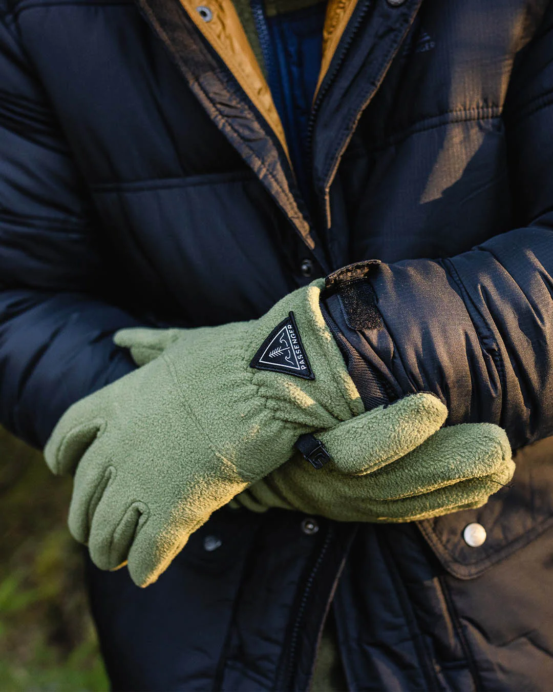 Daytrip Polar Fleece Touch Screen Gloves - Khaki - Image 7