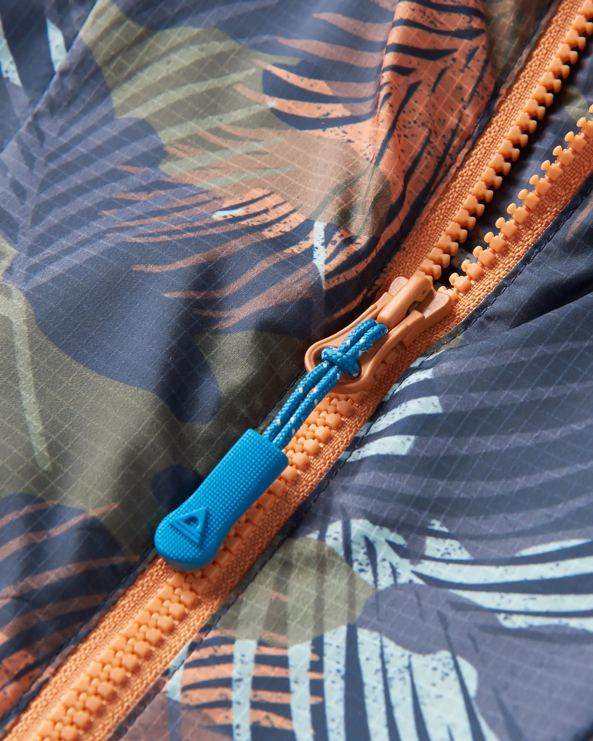 Gusto Windshell Anorak - Palm Camo Apricot - Image 7