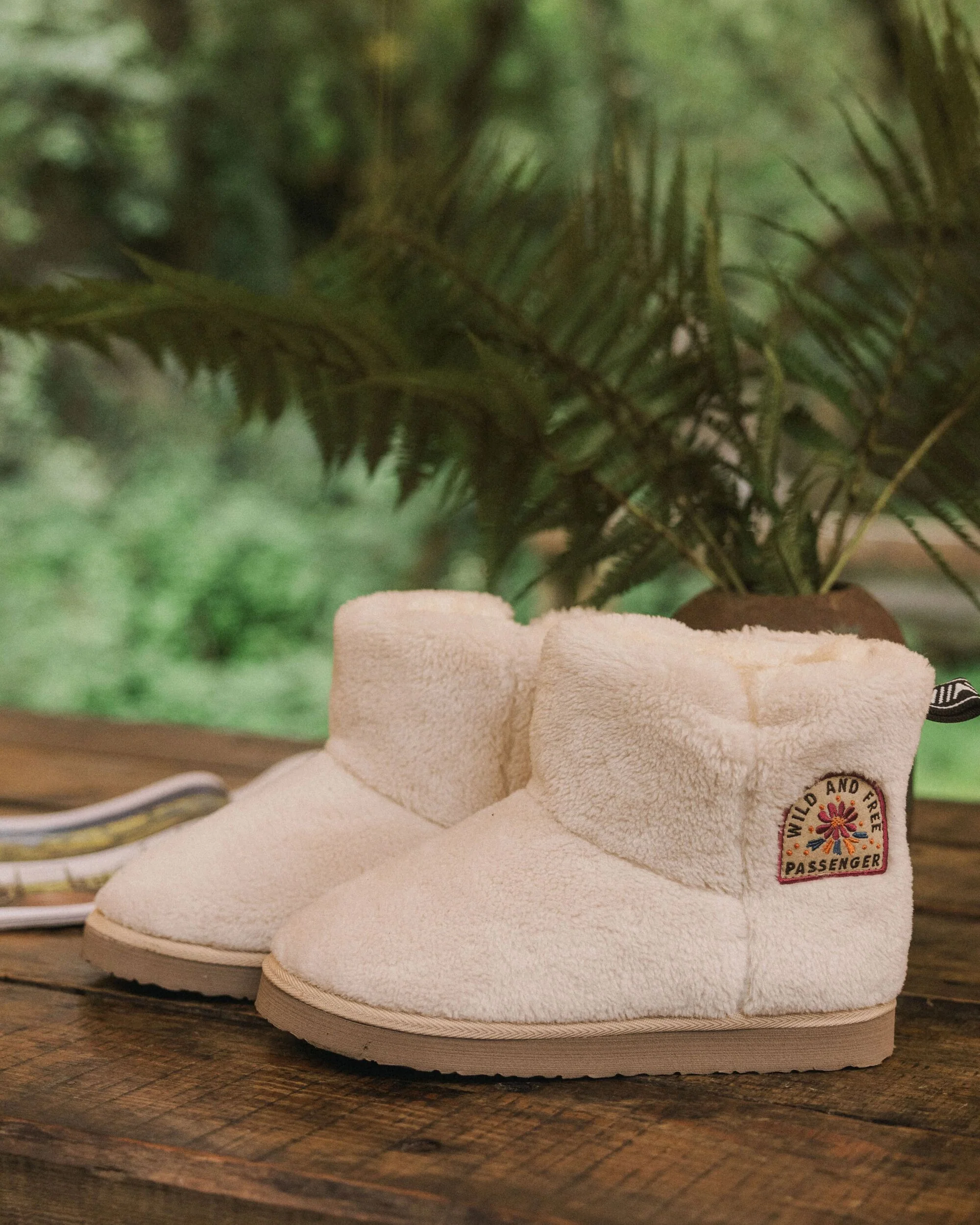 Hideaway Hut Sherpa Fleece Slipper - Birch - Image 3