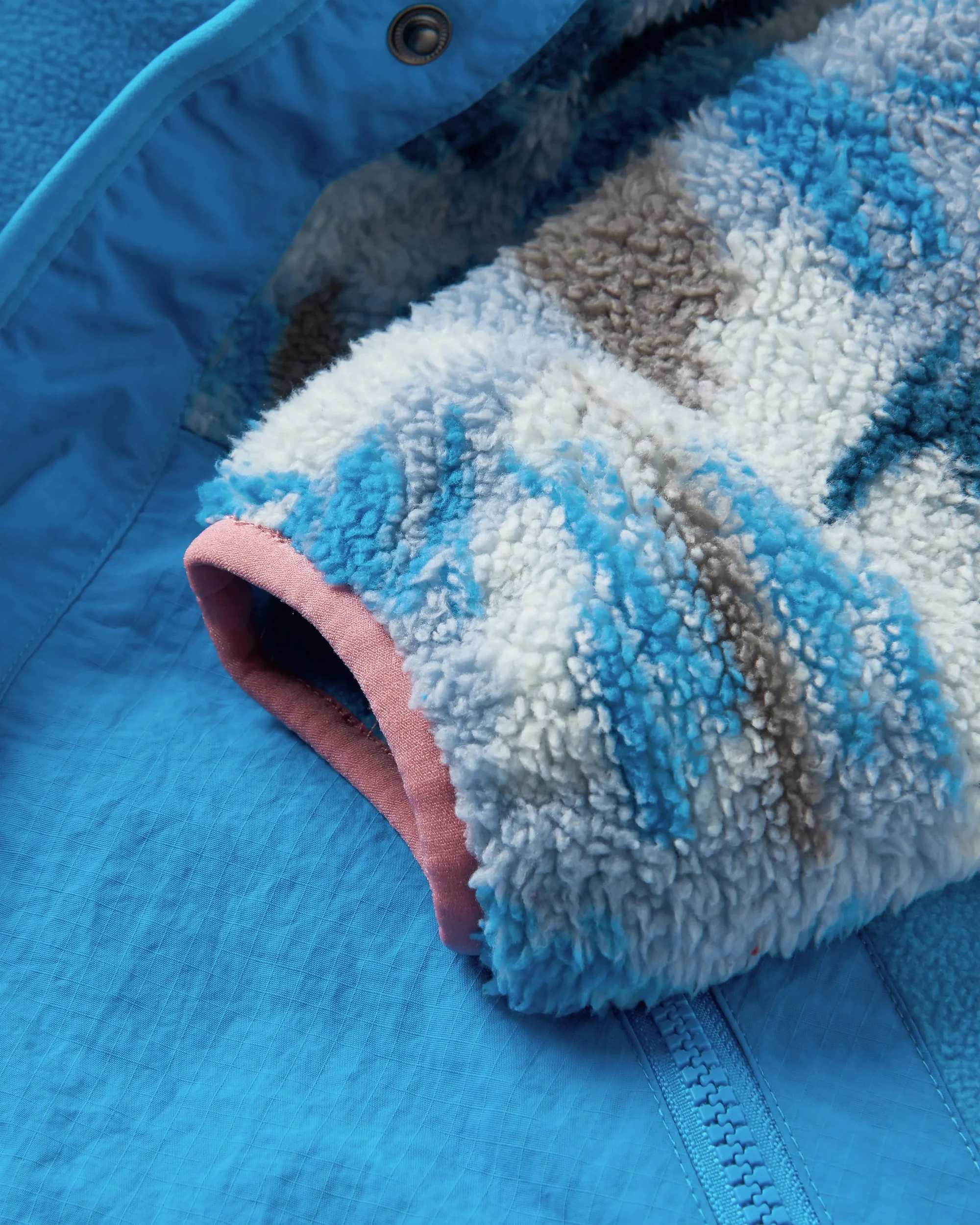 Navegado Soft-Touch Sherpa Fleece - Abstract Mountain Blue Fog - Image 8