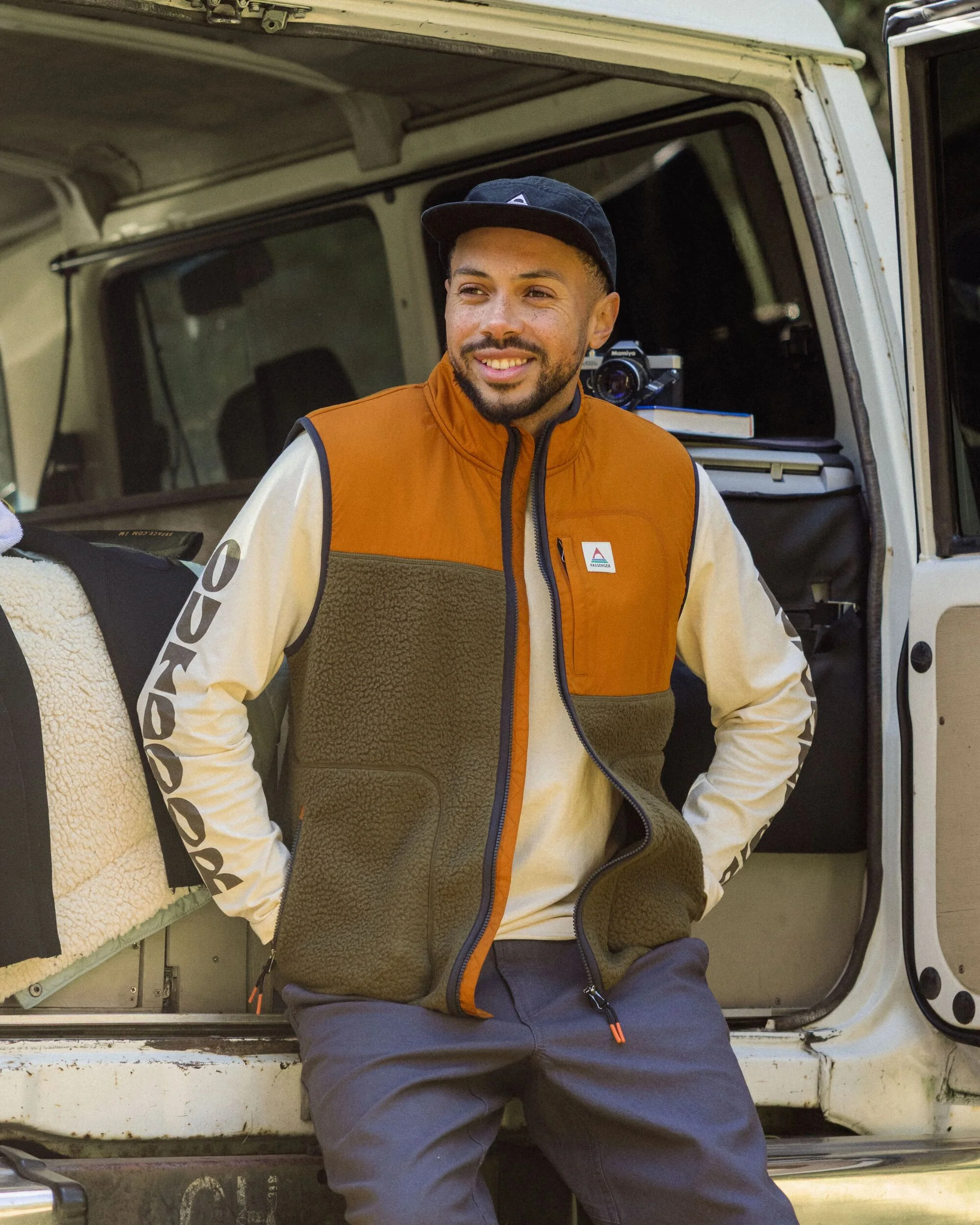 Offgrid Sherpa Fleece Vest - Dark Olive - Image 3