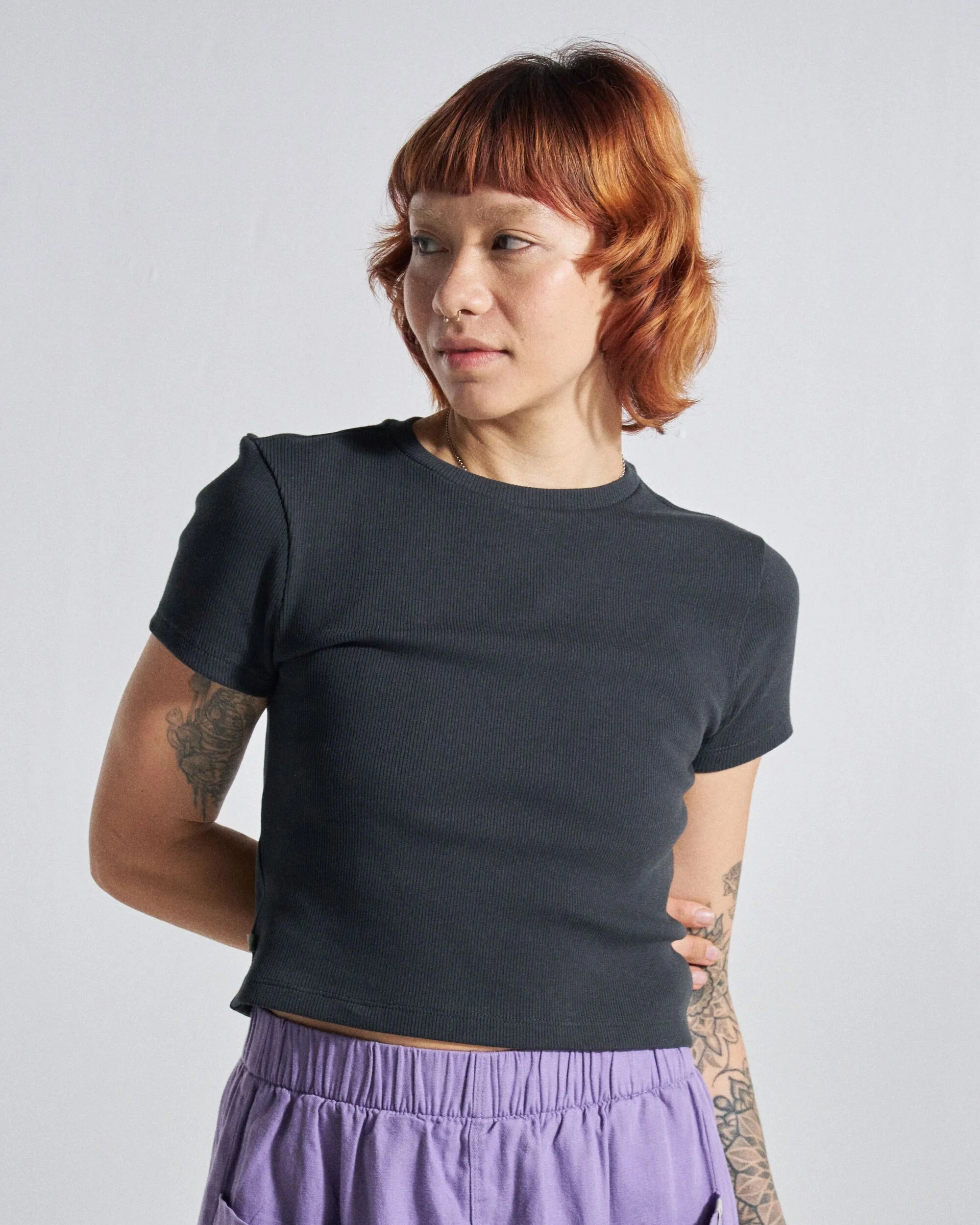 Out There Ribbed Cropped T-Shirt - Faded Black - Image 4