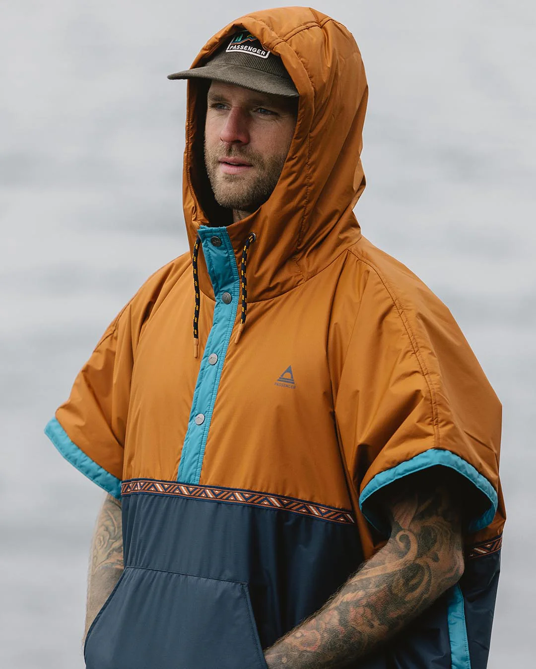 Outback Pull Over Changing Robe - Glazed Ginger/Deep Navy - Image 12