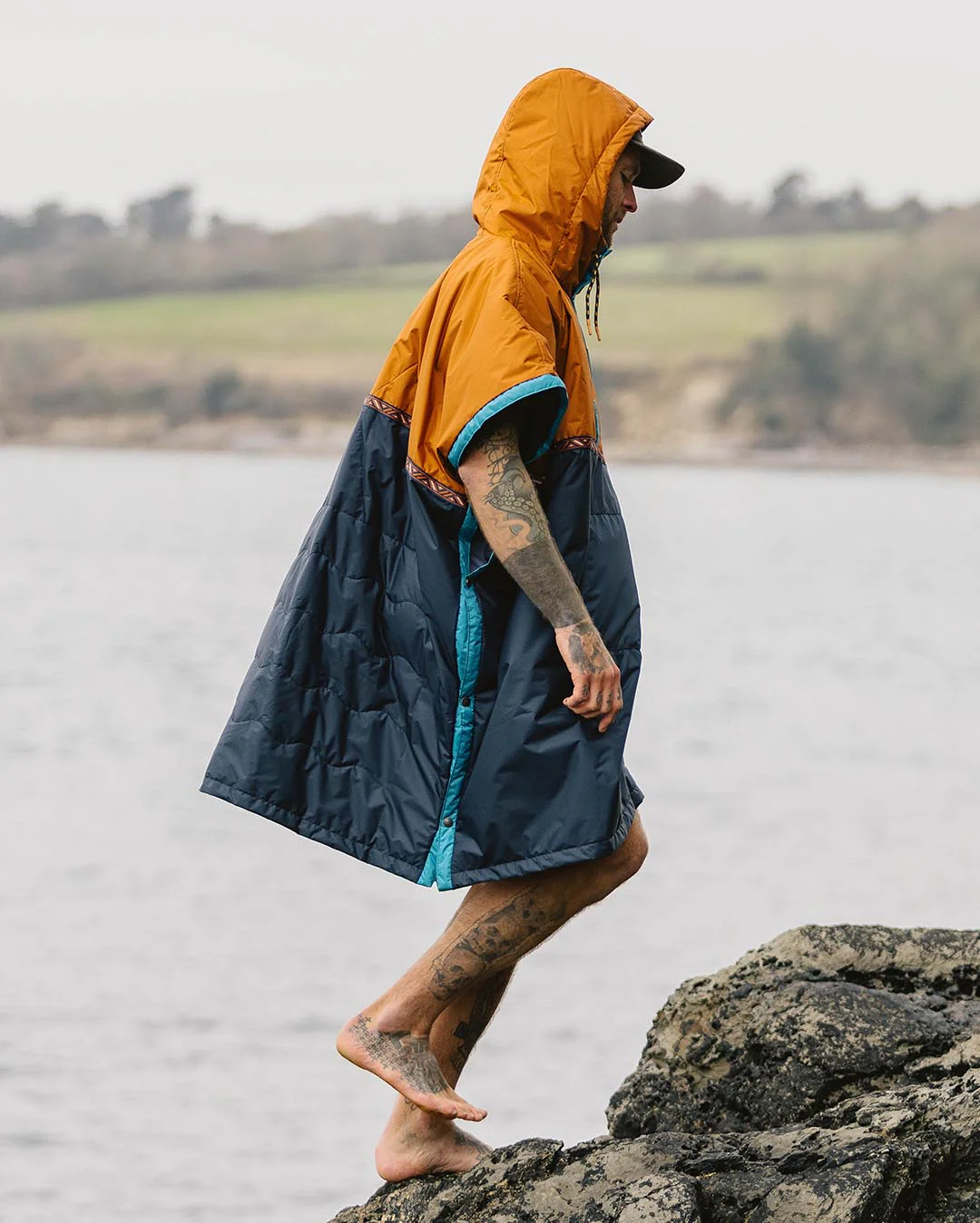 Outback Pull Over Changing Robe - Glazed Ginger/Deep Navy - Image 8