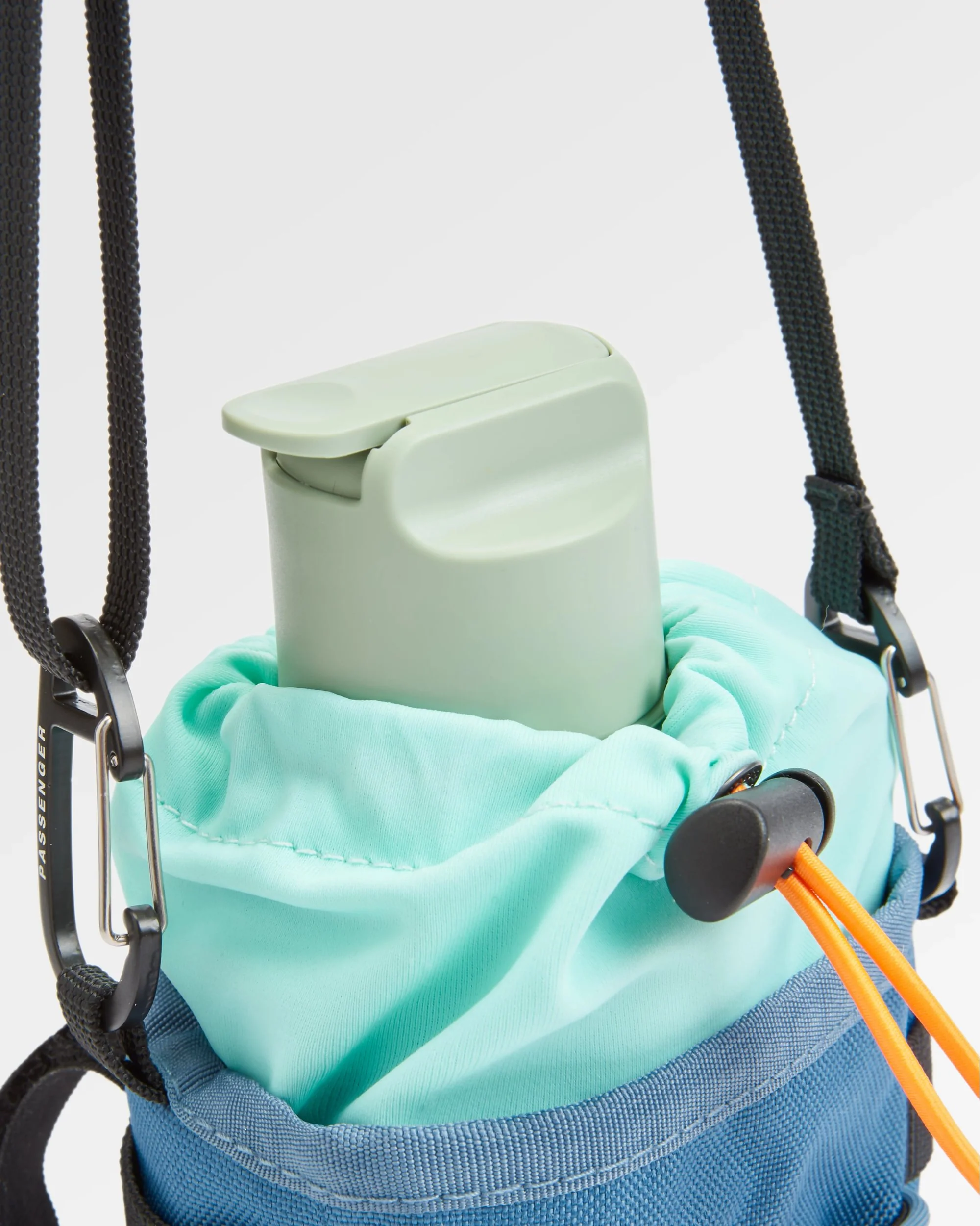 Refresh Hybrid Bottle Bag - Rich Navy/Surf Spray/Moonlight Blue - Image 9