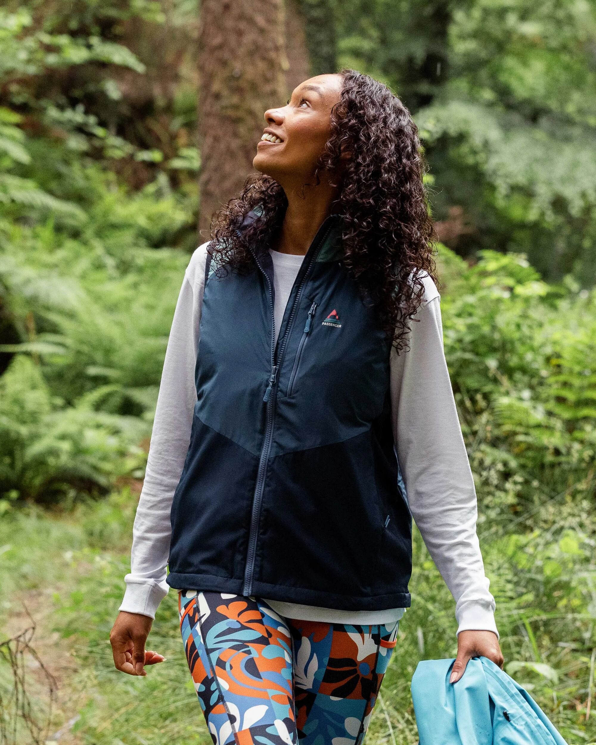 Shasta Lightweight ThermoreĀ® Insulated Gilet - Rich Navy/Dark Denim/Arctic - Image 3