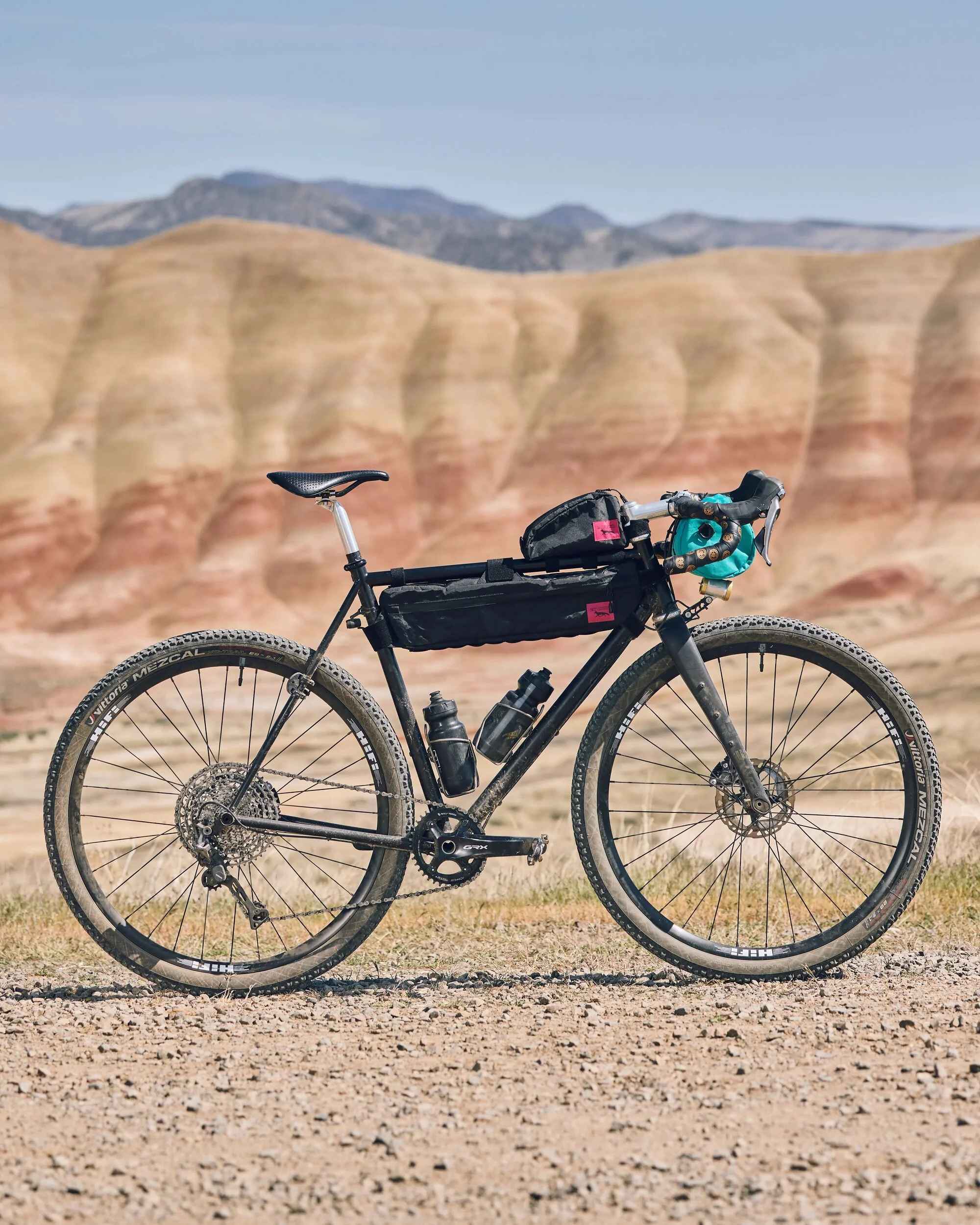 Swift Industries Hold Fast Half Frame Bag 4L - Black - Image 4