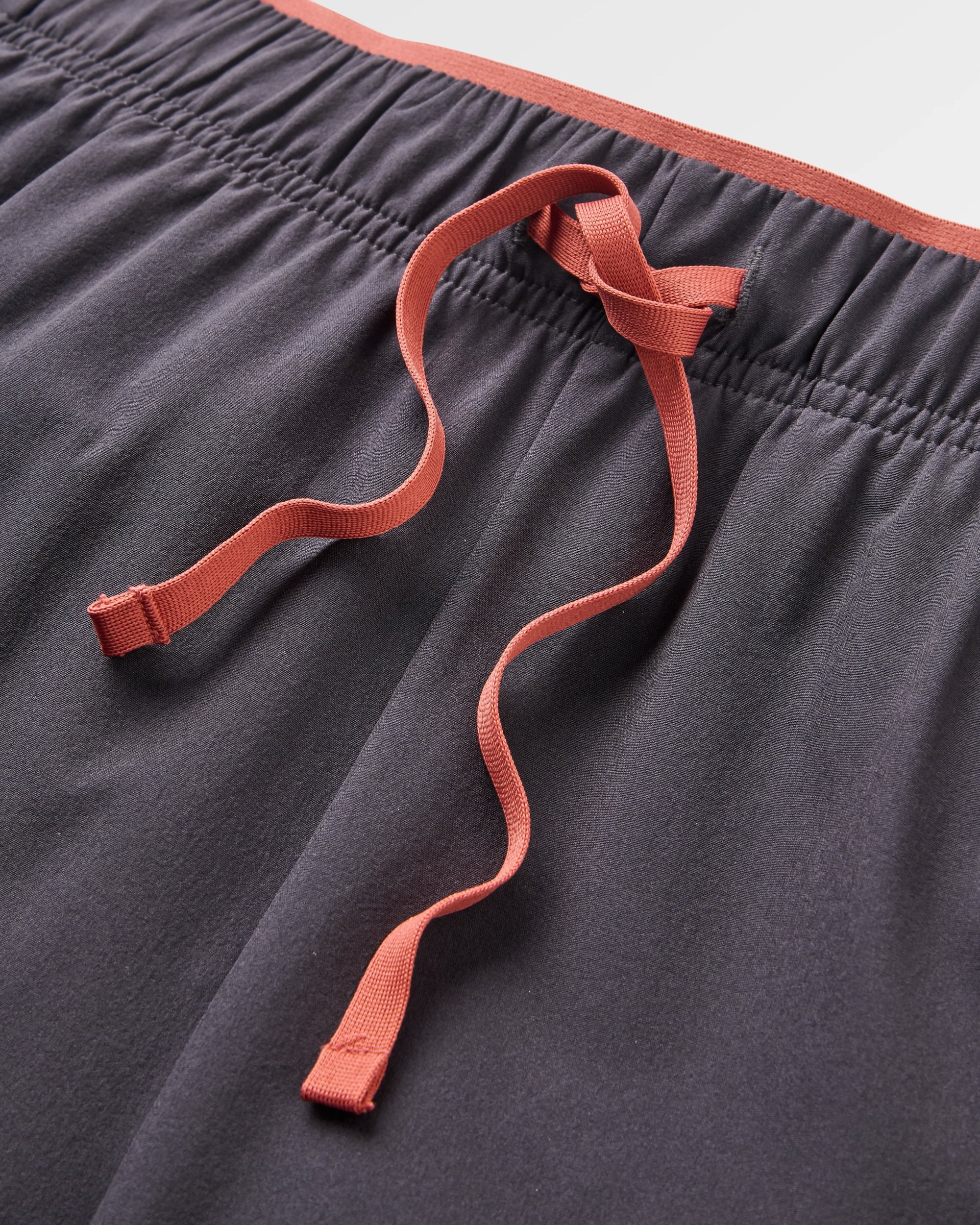 Swift Trail Short 7" - Faded Black - Image 3