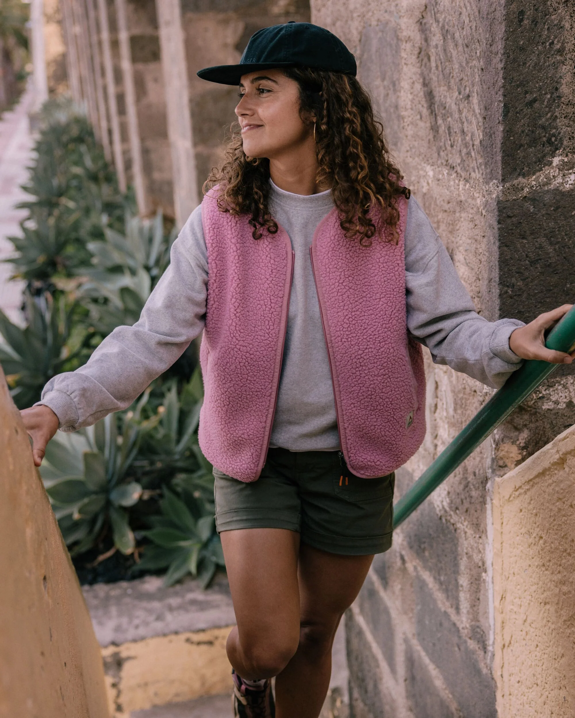 Tawny Collarless Deep-Pile Sherpa Gilet - Pink Haze - Image 5