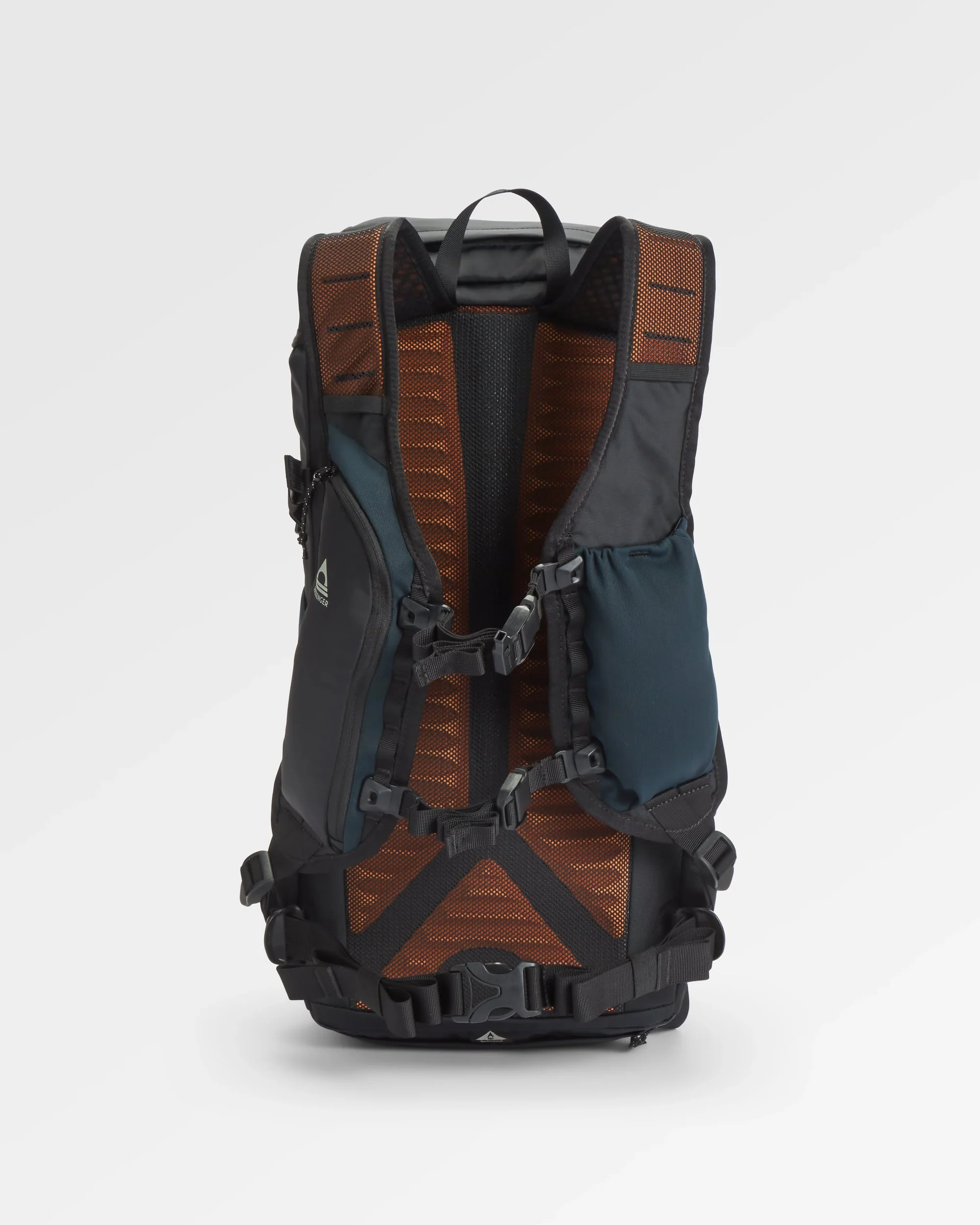 Trailscape 18L Backpack - Black - Image 8