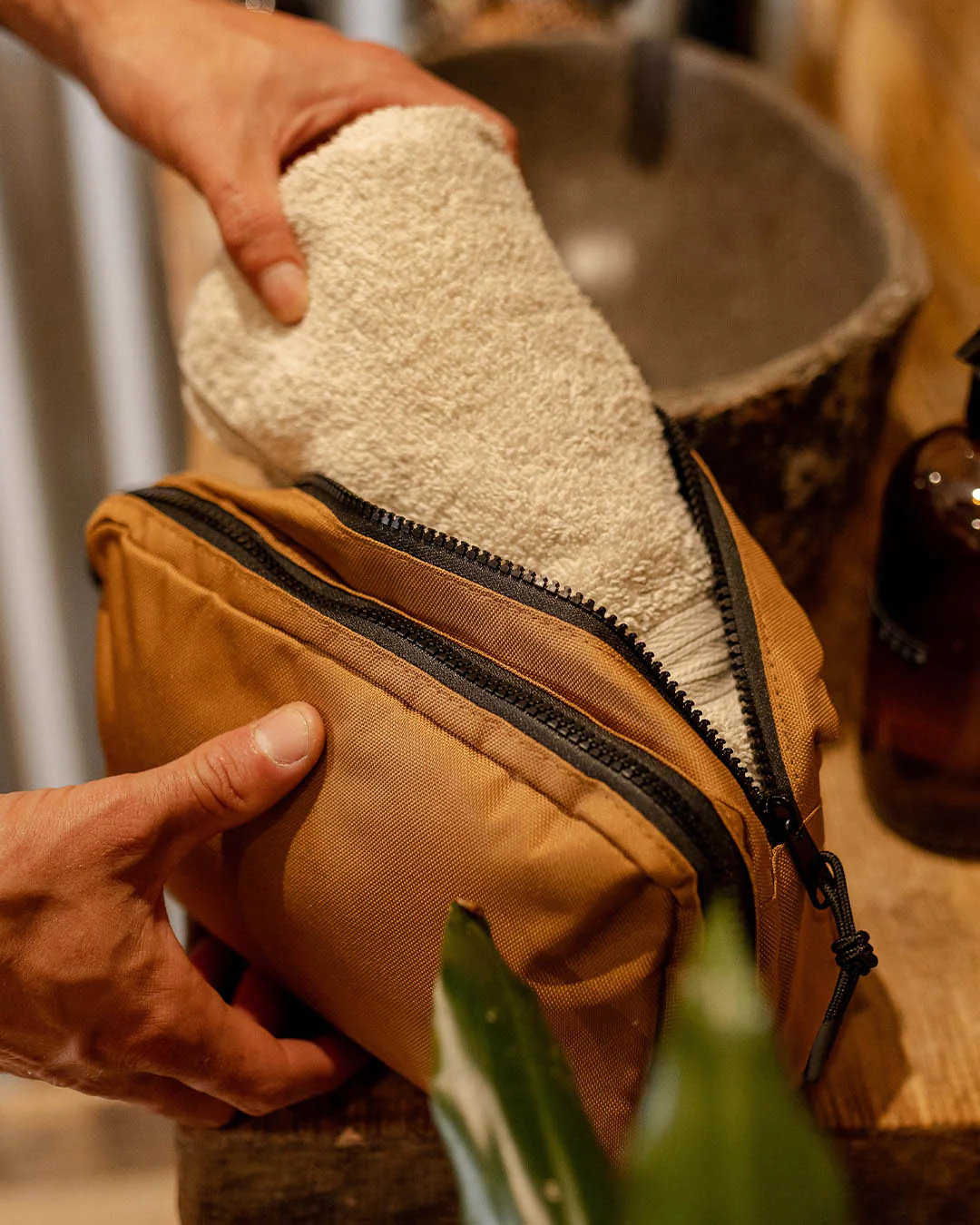 Travel Wash Kit - Golden Brown - Image 4