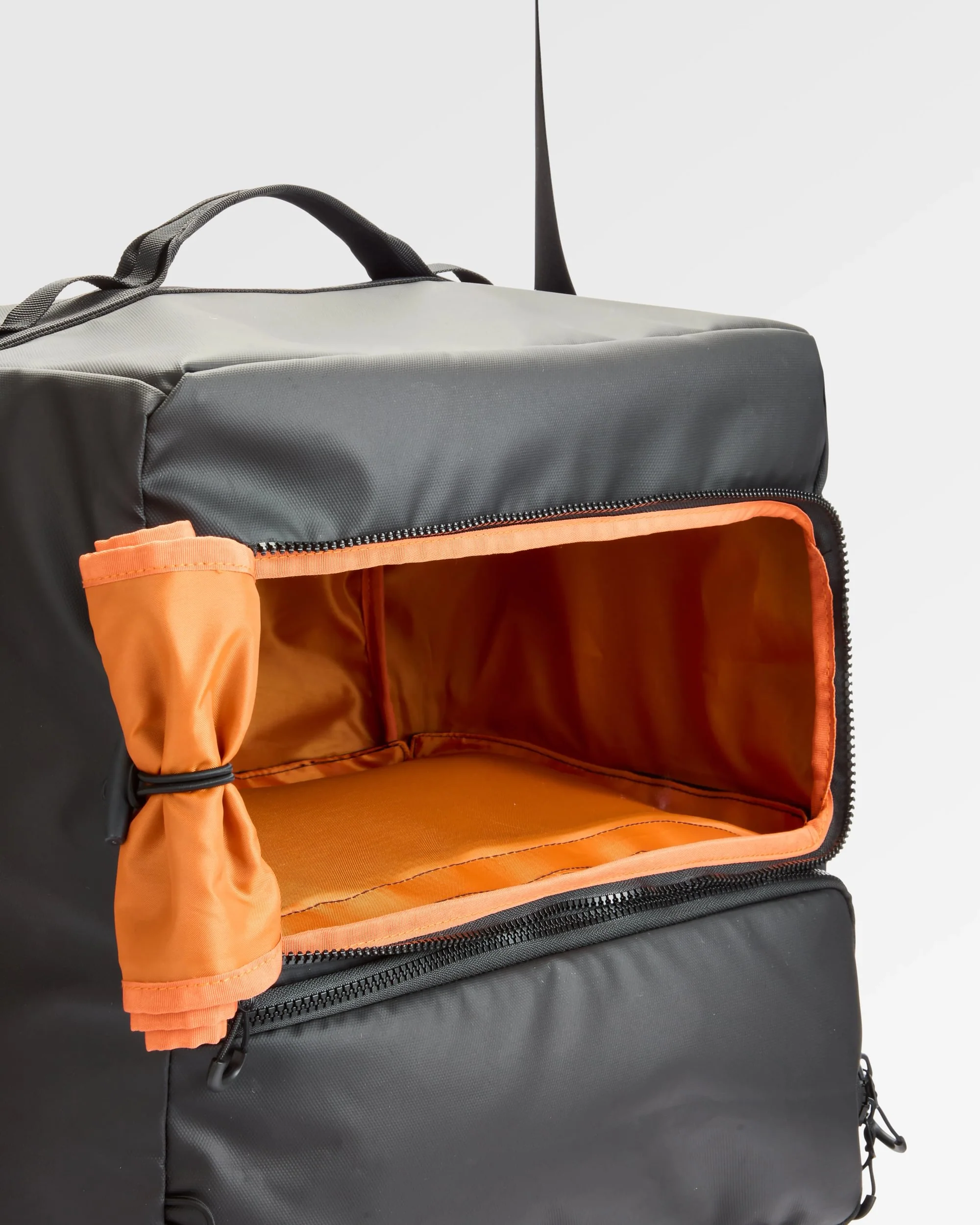 Vandrobe Duffel - Black - Image 8