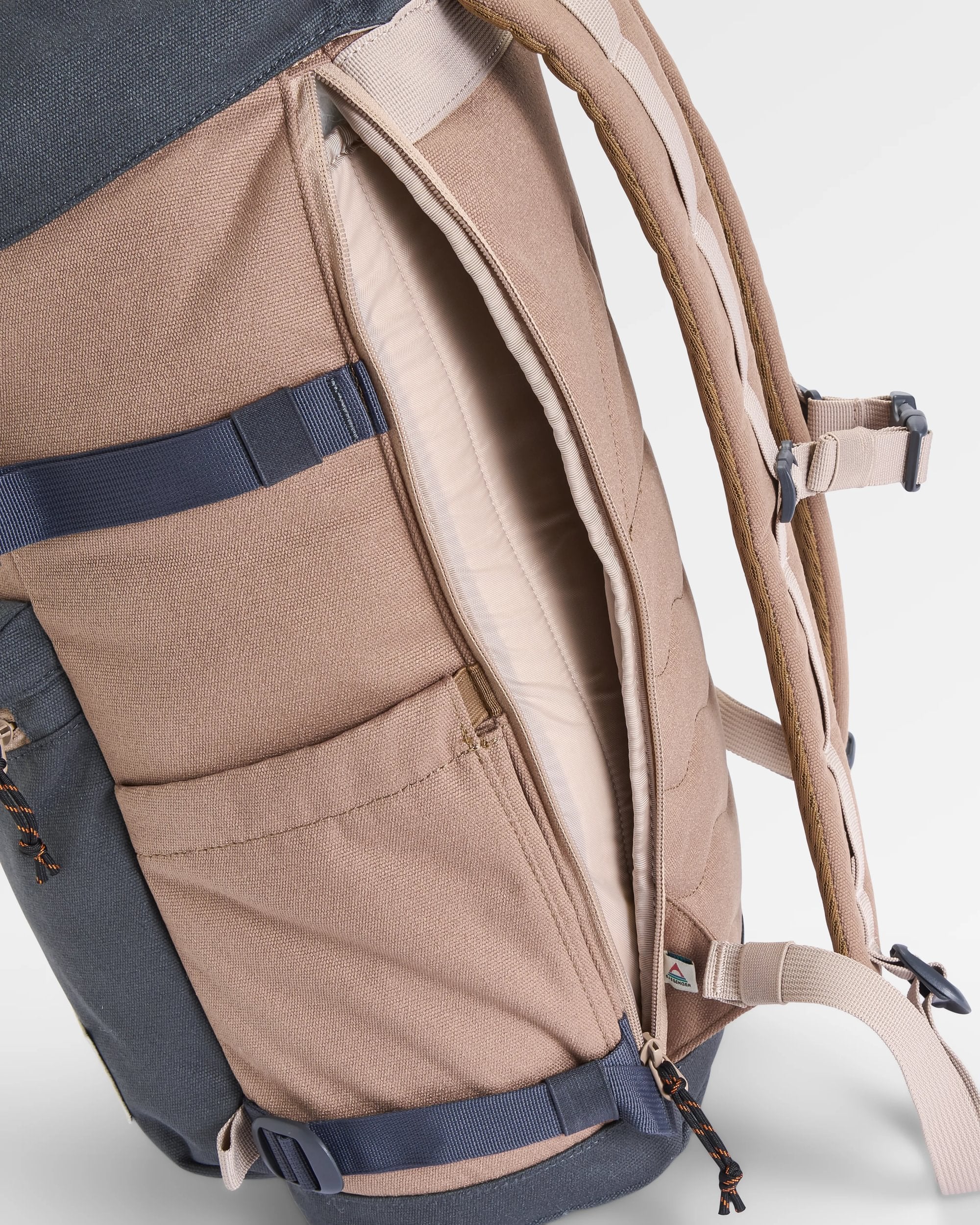 Vantage 24L Backpack - Charcoal/ Caramel - Image 8