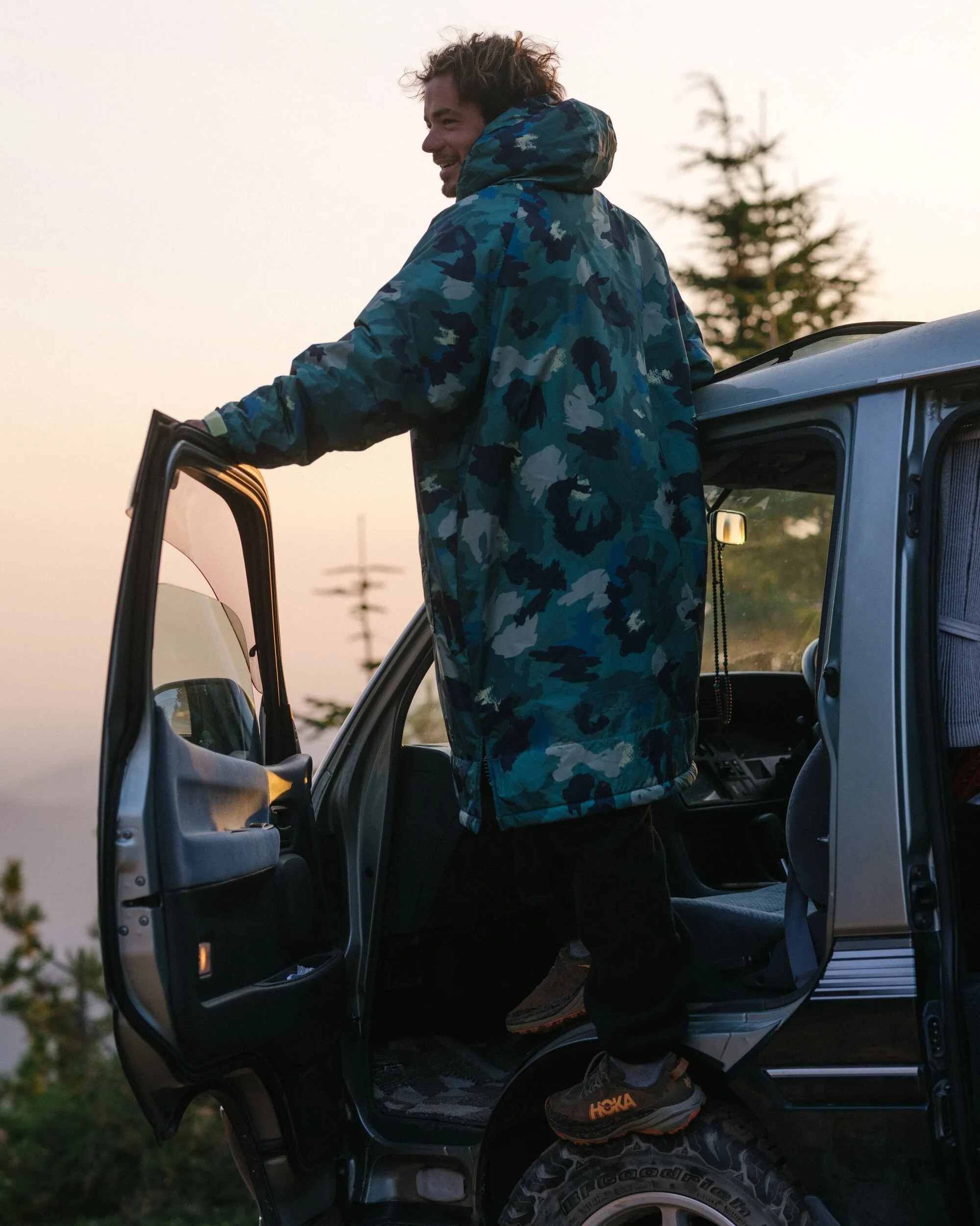 Waves Sherpa Lined Changing Robe - Alpine Camo Rain Forest - Image 3