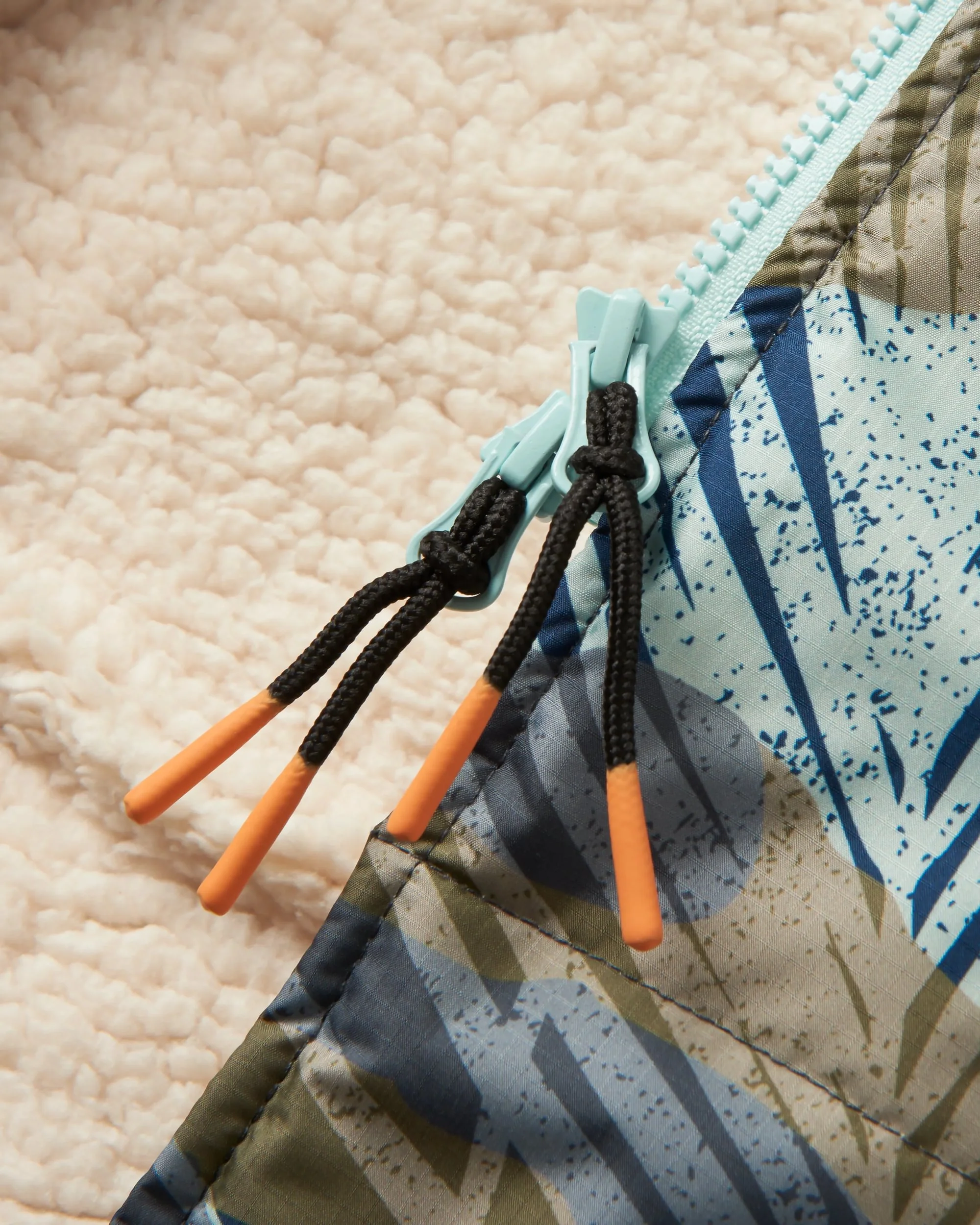 Waves Sherpa Lined Changing Robe - Palm Camo Apricot - Image 6