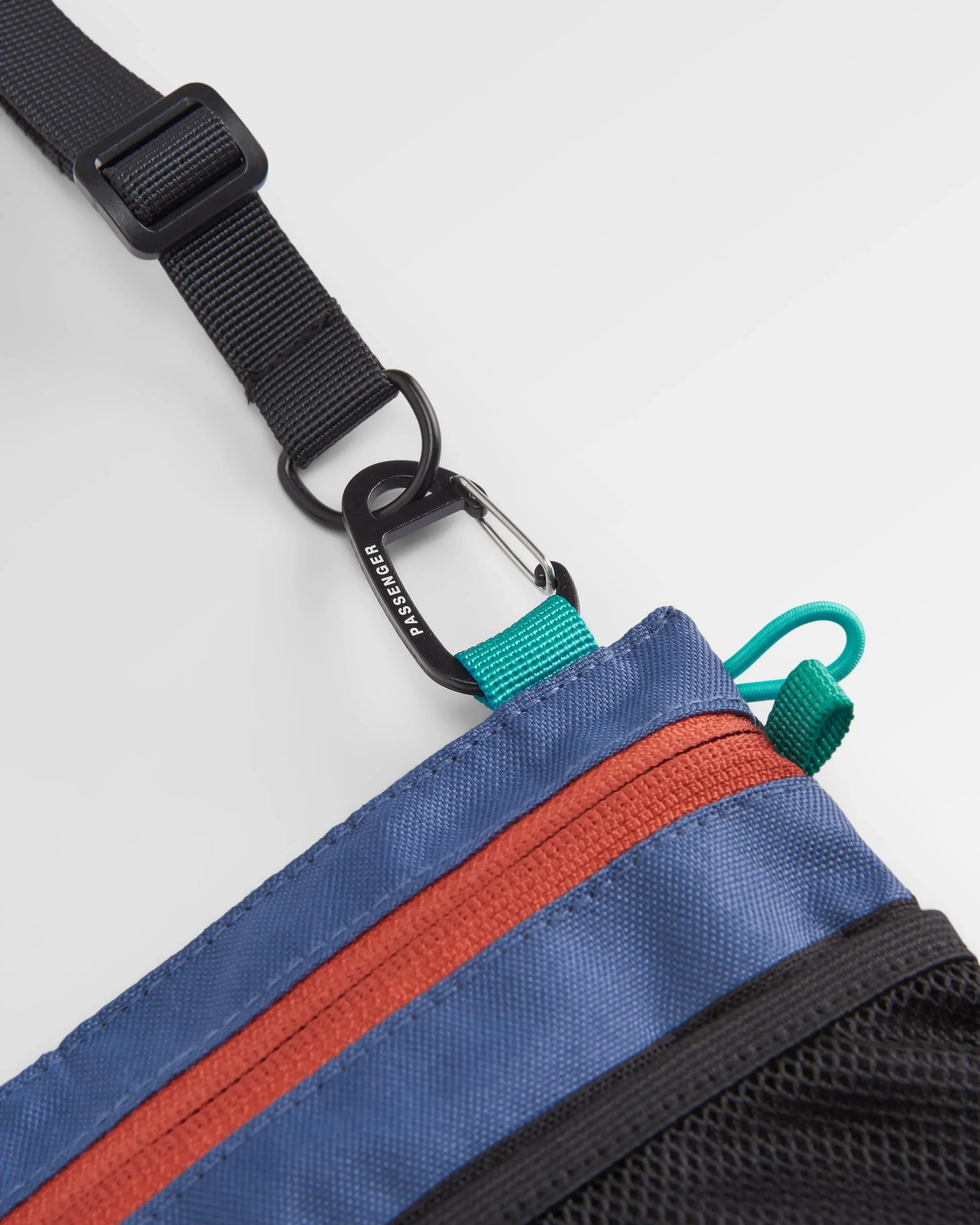 Waypoint Cross Body Bag - Black - Image 6