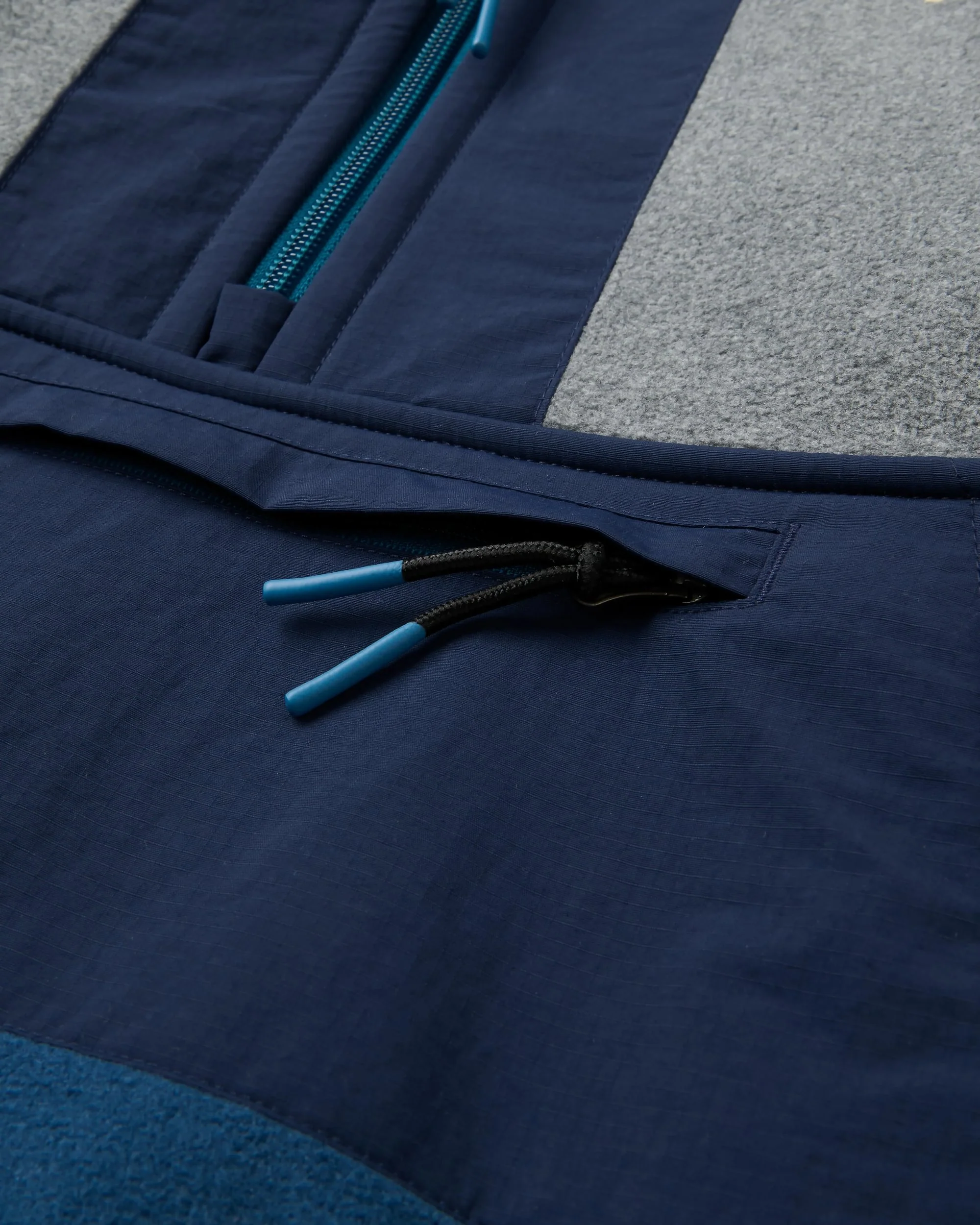 Woodland Hooded Polartec® Fleece - Grey Marl/Dark Denim - Image 6