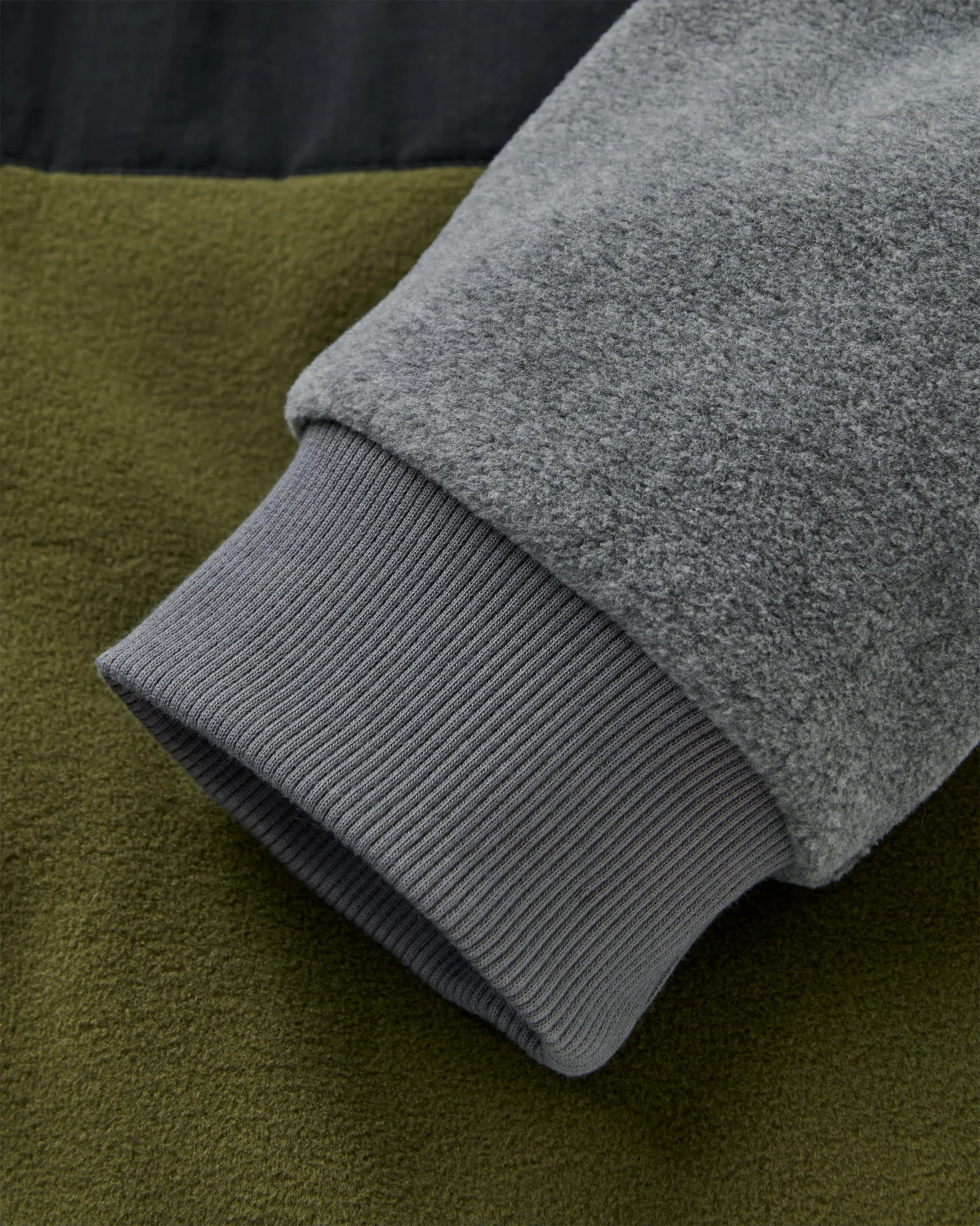 Woodland Hoodless 1/2 Zip Polartec® Fleece - Grey Marl/Khaki - Image 6