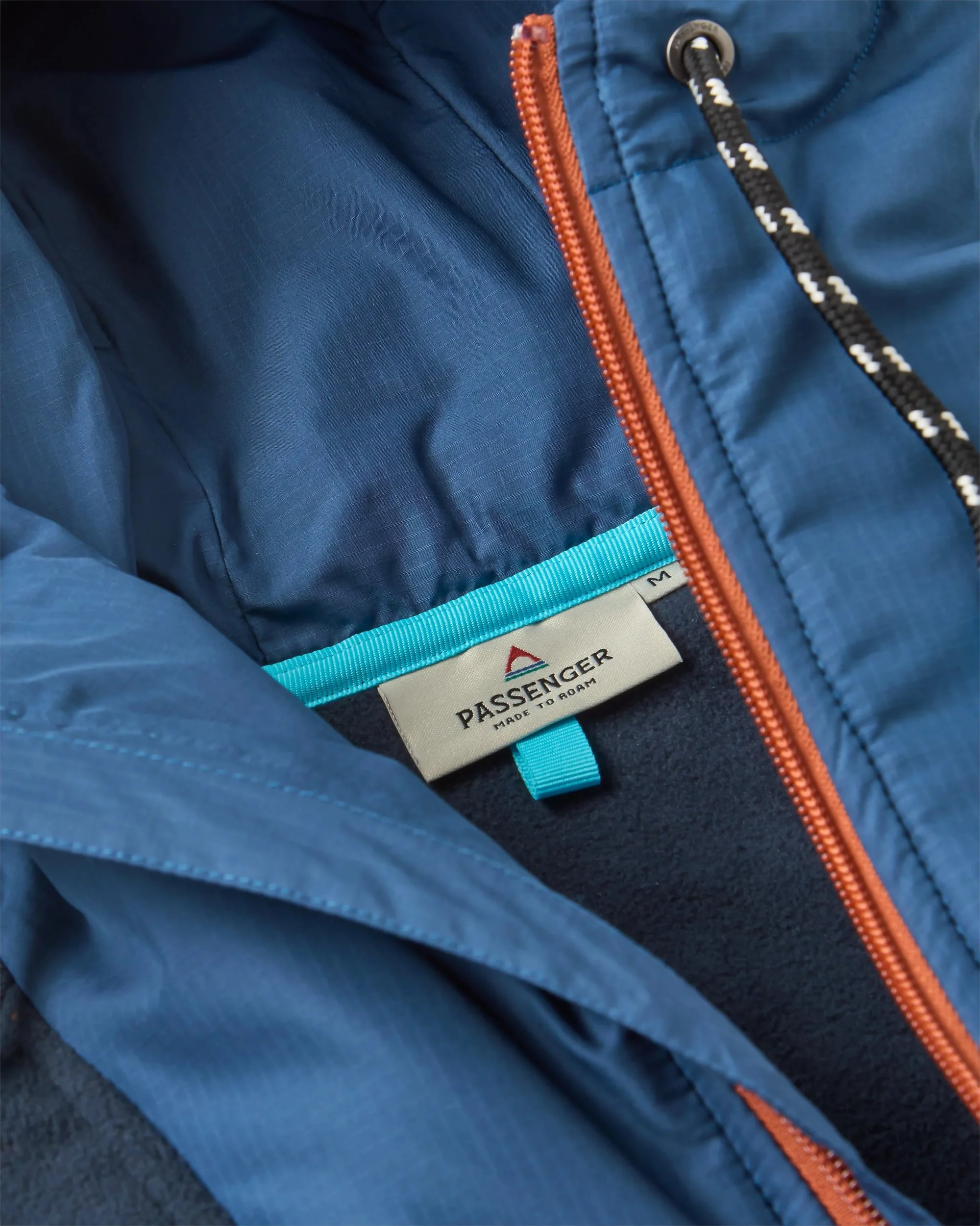Woodland Hooded 1/2 Zip Polar Fleece - Baked Clay/Deep Navy - Image 2